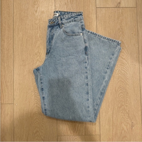 Beginning Boutique vintage light wash blue jeans size 2 - Picture 3 of 4